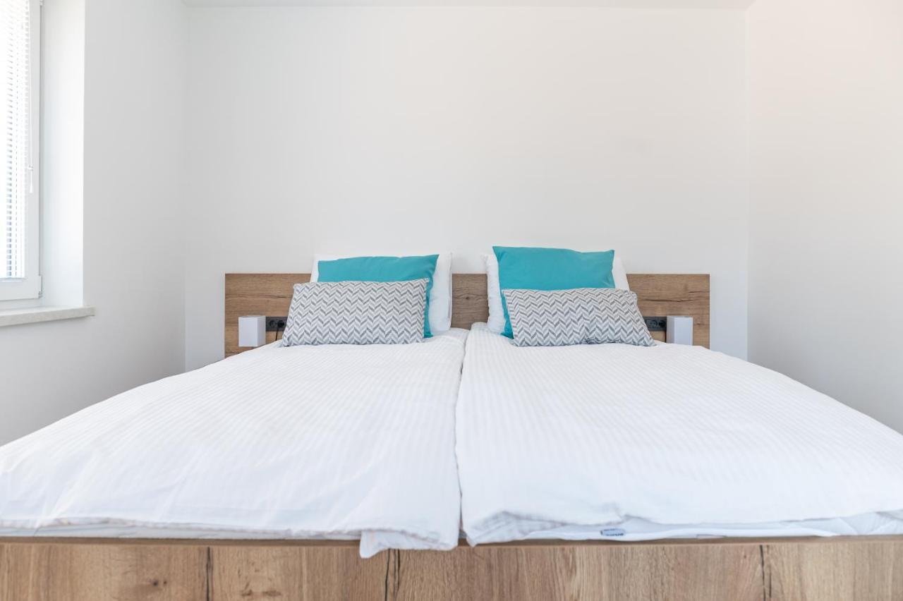 Apartmaji Mise Apartment Mezica ภายนอก รูปภาพ