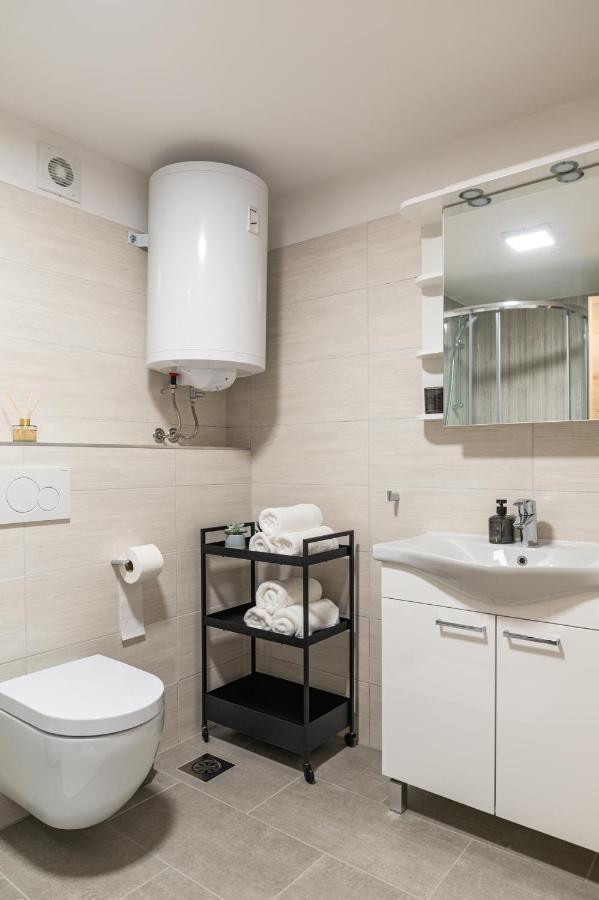 Apartmaji Mise Apartment Mezica ภายนอก รูปภาพ